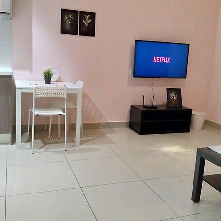 Hb1512- Hyve Studio Unit, Lake View, Cyberjaya, Free Wi-Fi, Free Parking, Netflix,Pool, 3038 Luaran gambar