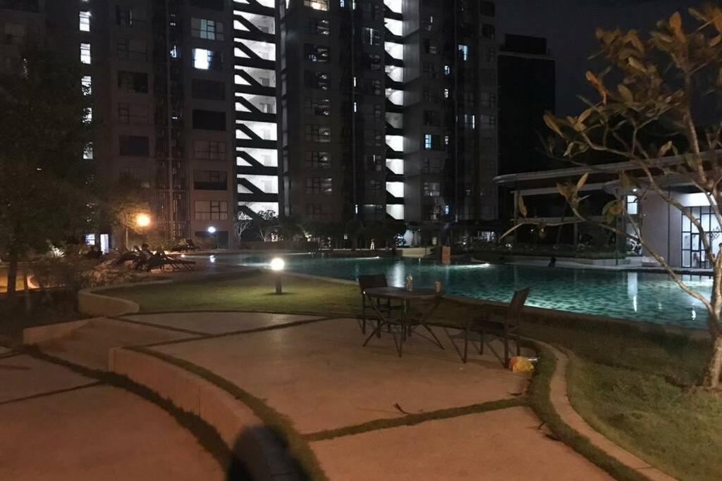 Hb1512- Hyve Studio Unit, Lake View, Cyberjaya, Free Wi-Fi, Free Parking, Netflix,Pool, 3038 Luaran gambar